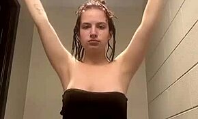 Amateur webcam girl flashes her tits and body live from tit to toe