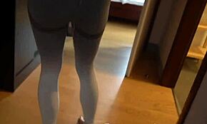 Morning Workout Bounces Boobs On Glass!