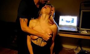 PervyPixie闪现天然奶子后夹衣夹玩变态乐子