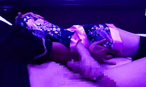 Kimono Cosplay Fingering Climax!