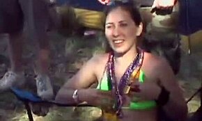 I can’t believe it, several wives and girlfriends stripped topless in public! Their big tits bounced while posing outdoors.