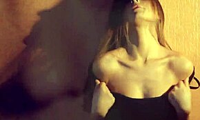 I’m Obsessed with Showing My Body and Long Legs in This Hot Vid