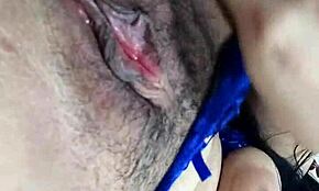 不忠女人为情人喷水紧致毛逼，单人恋物场景