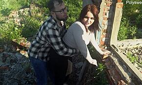 粗暴公共性爱后阴户里大量精液