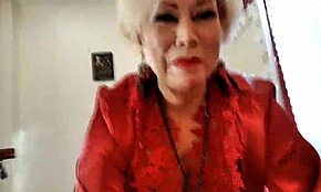i love how my mature queen Aimee gives hot milf blowjobs