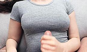 热精液射满我的新灰T恤，激烈手淫后