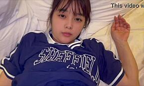 哇，日本女大学生在情人旅馆和朋友偷情！