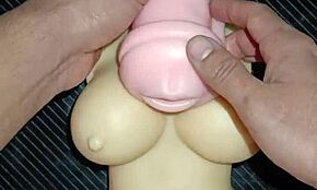 Kissy和Dolly，想来个快速性爱，深肛和阴道猛烈操弄？