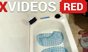 I’m stunned by real amateur black beauty with long legs in shower