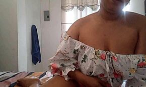 Horny brunette gives pleasure in real homemade amateur sex