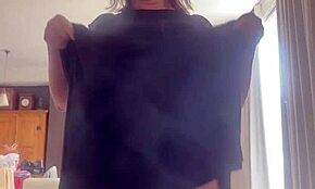 i made the naughty guy cum hard in my pussy