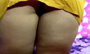 Me Follan Mi Gran Culo En Mini Falda Con Un Dildo De 20 Cm