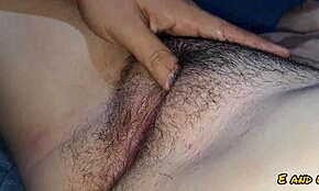 XXX印度继妹看电视时教我