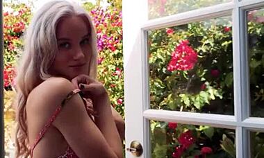 i can't stop watching roxy shaw strip in the garden