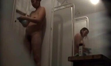 aren't these two showering chicks just insanely hot to watch?