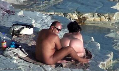 Big Ass Brunette Girlfriend Seduces Hung Dude on Hidden Beach Cam