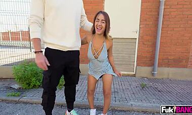 Petite Latina Munequita Enfadada rides huge cock in public
