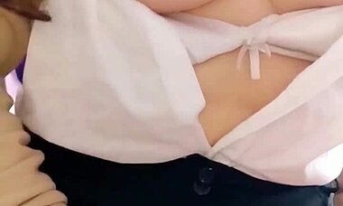 estudiante chibola caliente me ofrece su co�o como dep�sito de semen �me deja cogerla despu�s de la escuela real amateur