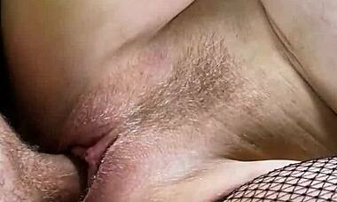 Sexy MILF gets cum on glasses 😍