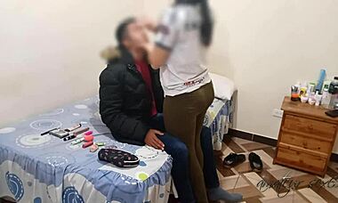 Mi Amigo Gay Se Convierte En Todo Un Hombre Cuando Me Folla Mas Duro Que Mi Esposo Cuando Nos Estamos Maquillando No Puede Aguantar Al Ver Mi Gran Culo