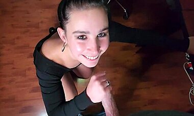 i've dreamed of sucking my colleague's huge dick and got a facial