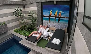 I called room service girl at private suite, she sucked me off till I burst in her mouth!