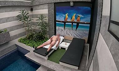 I called room service girl at private suite, she sucked me off till I burst in her mouth!