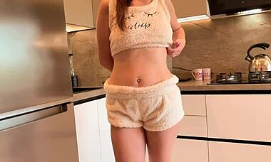 繼父教俄羅斯繼女傳教士體位騎屌