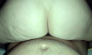 Consegui fuder a amiga bunduda da namorada, cintura fina ruiva adora cavalgar com vontade