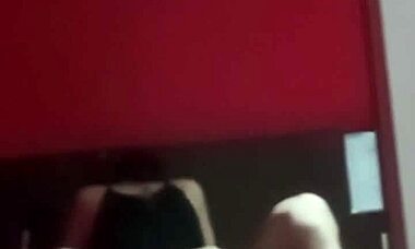 Culona De 18 A�os Cabalgando Una Rica Pija �