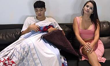 我老公出轨猛烈操弄小蒂米的女友