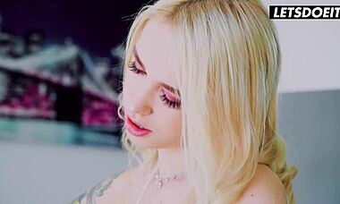 Blonde Girl Dominates Redhead Stepsister In Bed