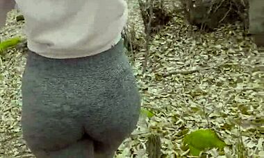 停止远足，在公共公园弯腰让我内射