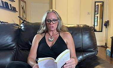 Nina Nite reads steamy lines for you in this solo photoshoot. She’s the hot cougar next door!