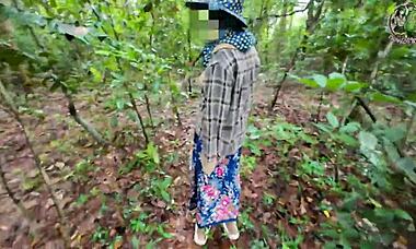 这些业余泰国村民在森林里当众性爱4K