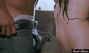 Dildos in freaky pussy Courtney Page 3