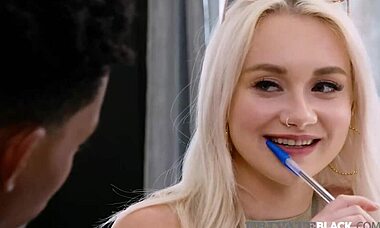 Hey, wanna see Marilyn Sugar stuff her pussy with a huge cock?