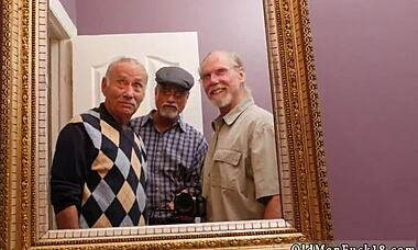 hey, wanna see a blonde gettin’ fucked for the first time by an old guy with molly?