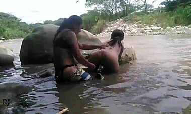 Una's Outdoor Lesbian Lick Fest